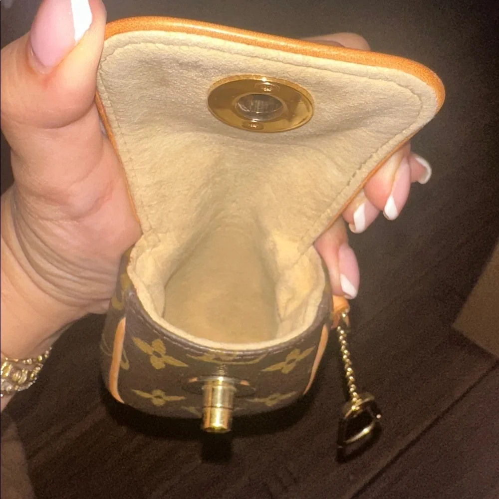 Louis Vuitton Mini Pouch Pochette Key Pouch Turnlock pochette cles LV bag charm - Picture 12 of 17